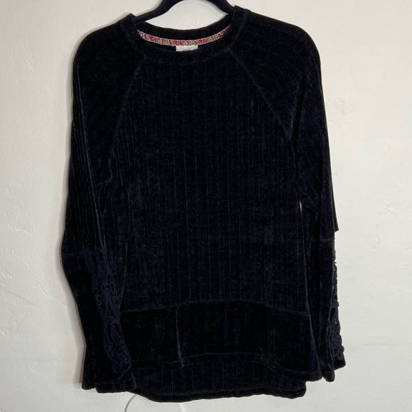 Knox Rose Black Chenille Crochet Sleeve Sweater